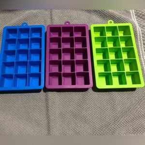 Ice Cube Tray. 3 Pack. Silicone ice tray. Easy Release. Flexible. Stackable.